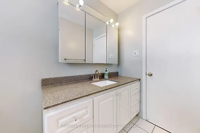 Additional image 33 of 3284 Lonefeather Cres