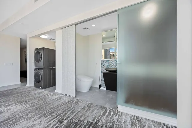 Additional image 19 of 197 Yonge St Unit 2612