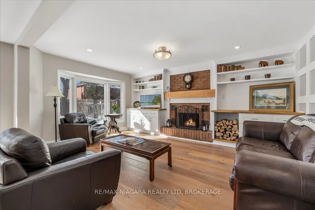 Additional image 10 of 1077 Grandeur Cres