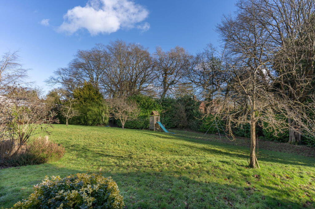 Additional image 4 of Denehurst Close, Barnt Green, B45 8HR