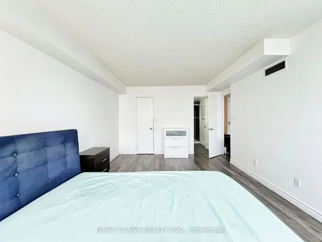 Additional image 35 of 275 Bamburgh Circ Unit 1404