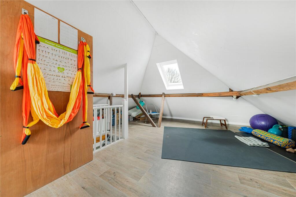 Additional image 15 of Cromwell Avenue, Bromley, BR2