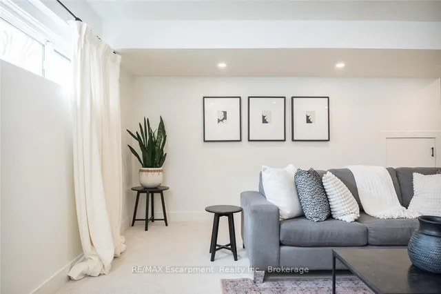 Additional image 32 of 3233 Lansdown Dr