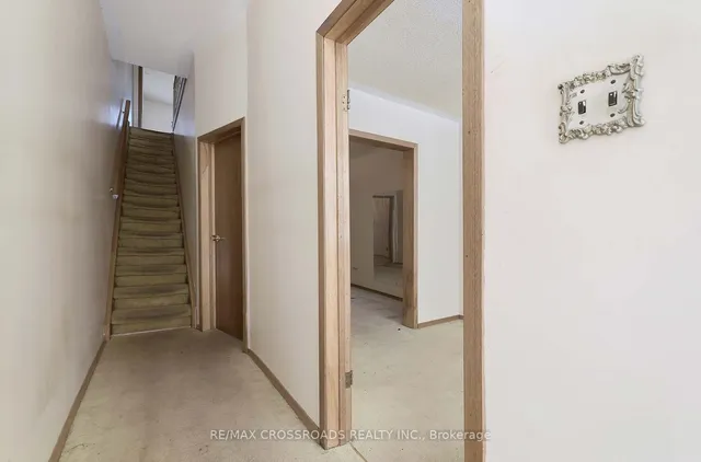 Additional image 4 of 734 Adelaide St