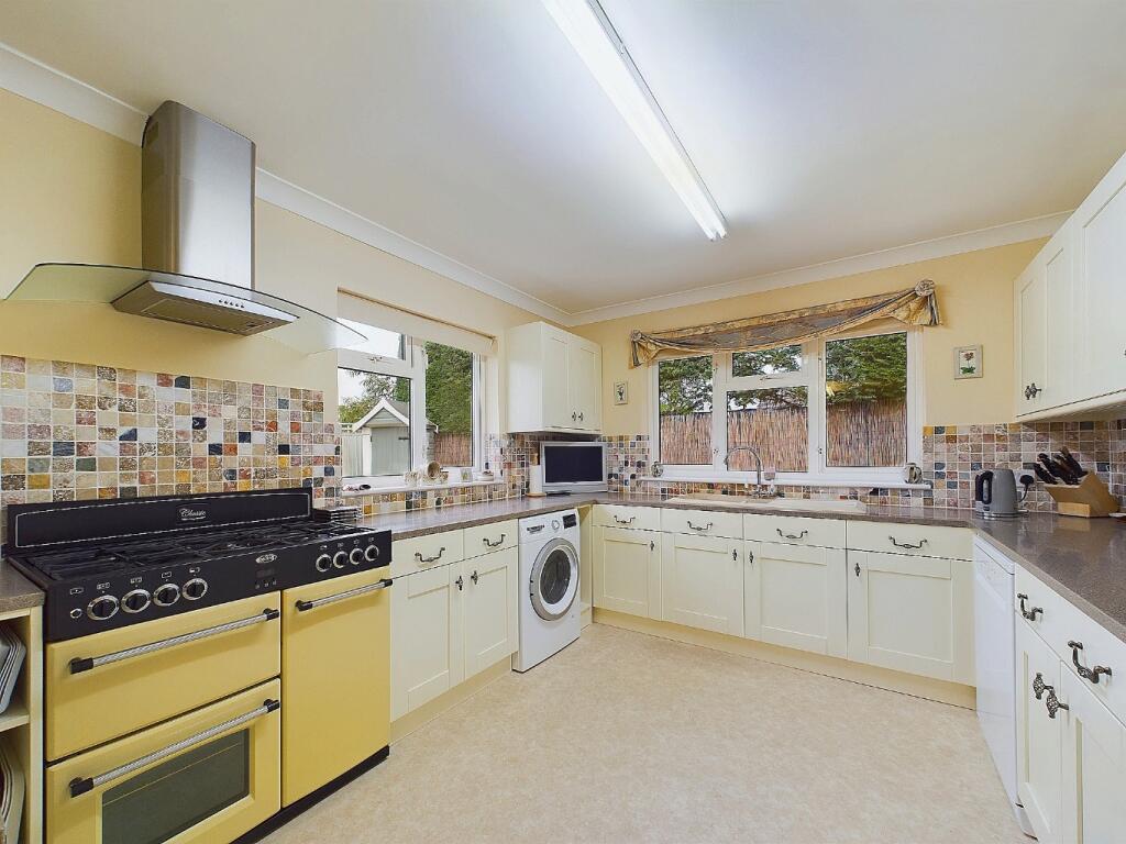 Additional image 3 of Chislehurst Road, BR6 0DN