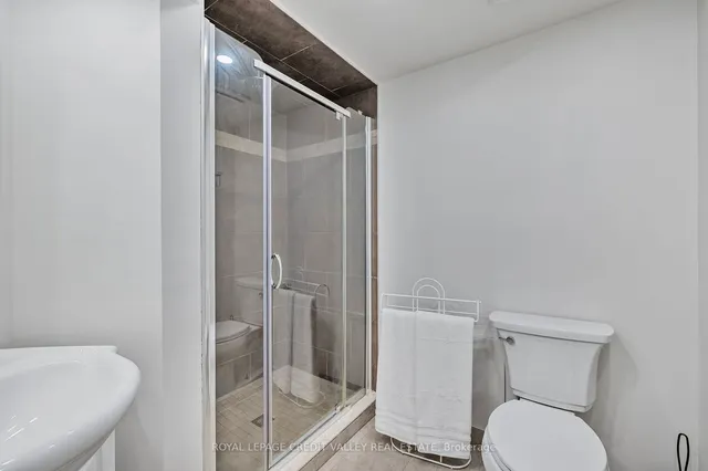 Additional image 39 of 36 Lockton Cres