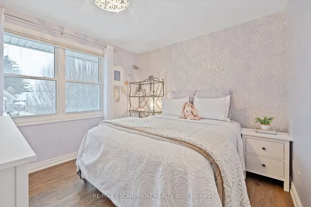 Additional image 18 of 344 Camelot Crt