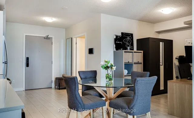 Additional image 5 of 3210 Dakota Common Unit A613