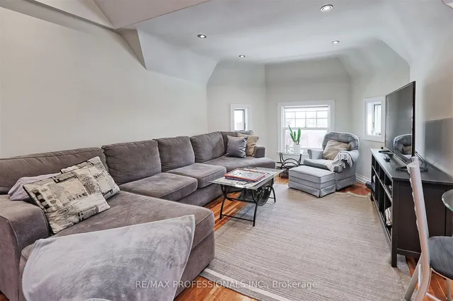 Additional image 39 of 90 Madison Ave