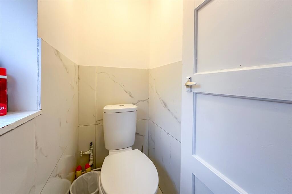 Additional image 15 of Roundfield Avenue, Harpenden, Hertfordshire, AL5