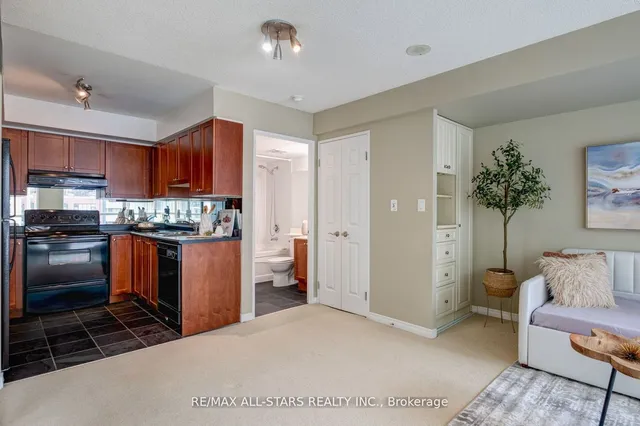 Additional image 13 of 230 King St Unit 621