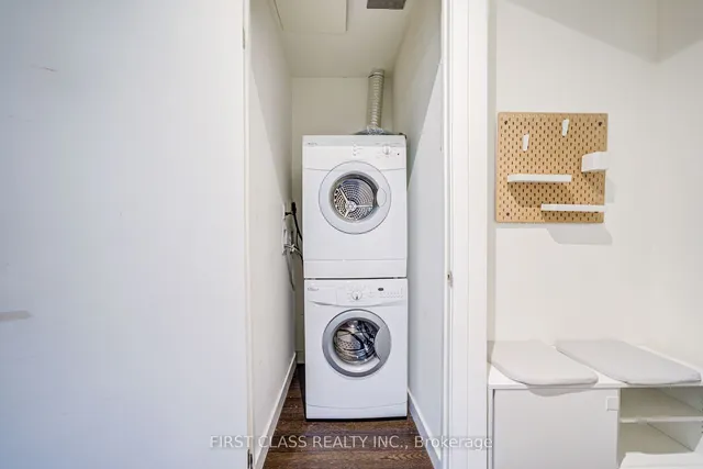 Additional image 9 of 111 Bathurst St Unit 912