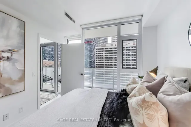 Additional image 13 of 33 Helendale Ave Unit 816