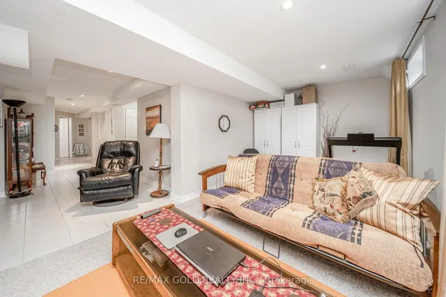 Additional image 26 of 10 Pauline Cres Unit 2