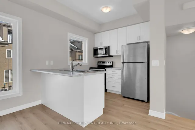 Additional image 10 of 19 Picardy Dr Unit 6