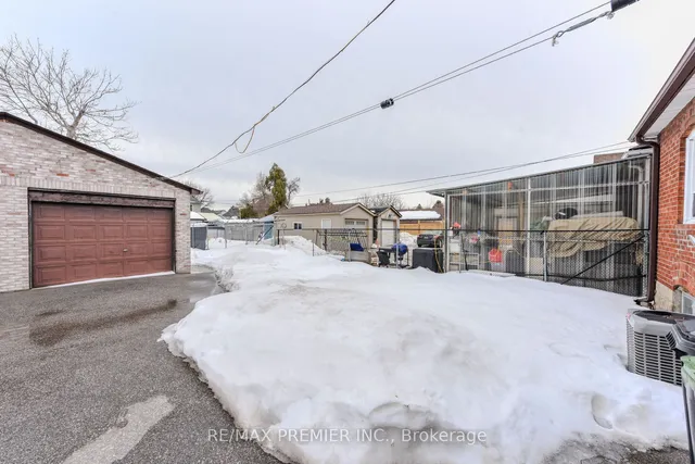 Additional image 33 of 165 Lambton Ave