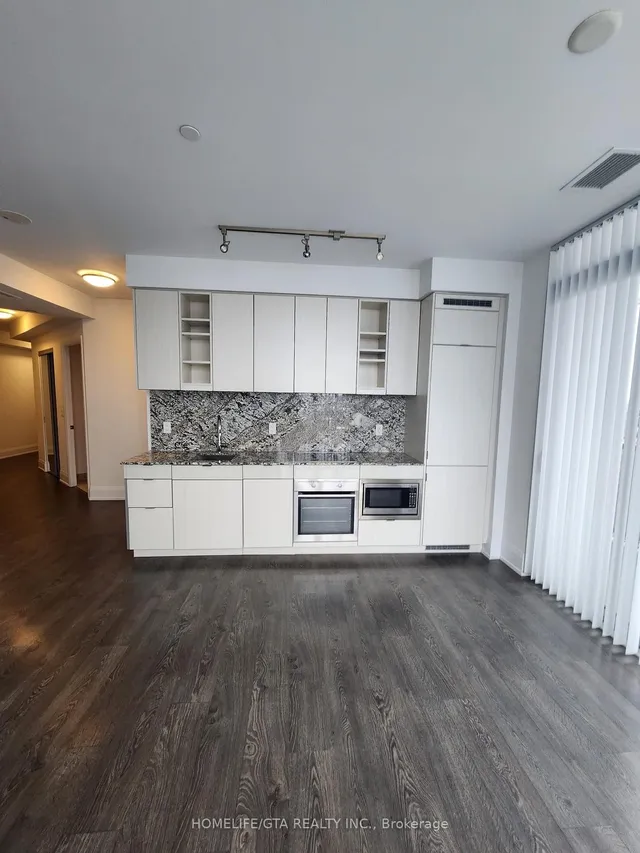 Additional image 8 of 101 Erskine Ave Unit 1502