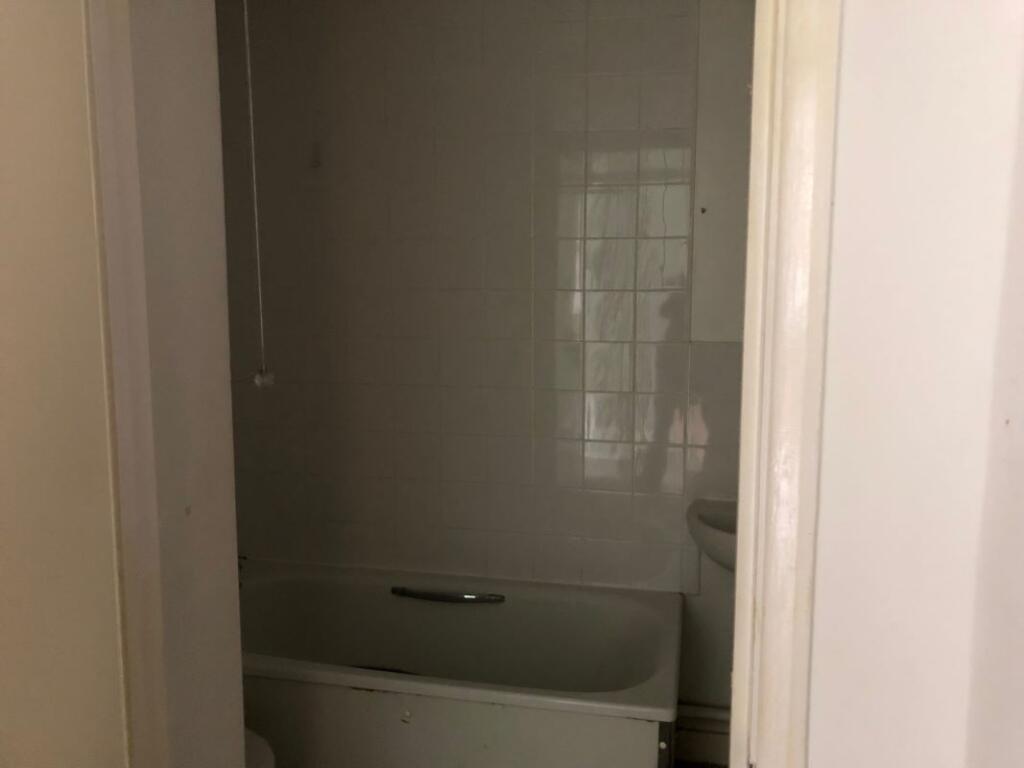 Additional image 14 of Flat 5, 14 Park Crescent, Worthing, West Sussex, BN11 4AH