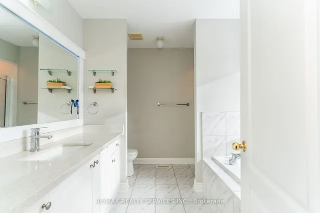 Additional image 25 of 55 Hiberton Cres