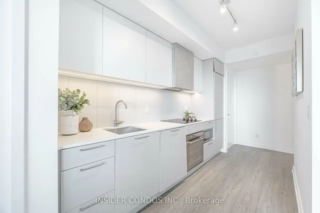 Additional image 14 of 19 Western Battery Rd Unit 3217