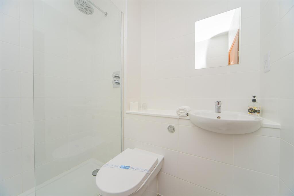 Additional image 14 of Rhoose