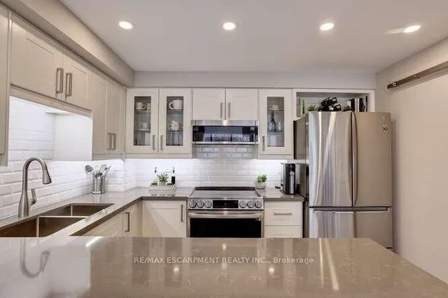 Additional image 8 of 2210 Lakeshore Rd Unit 504