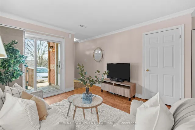 Additional image 5 of 4140 Foxwood Dr Unit 205