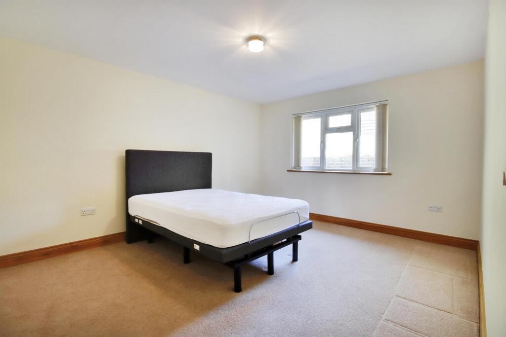 Additional image 9 of Greenwood Lodge & Plot, Birchwood Road, Swanley