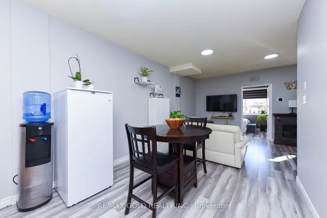 Additional image 10 of 7405 Goreway Dr Unit 112