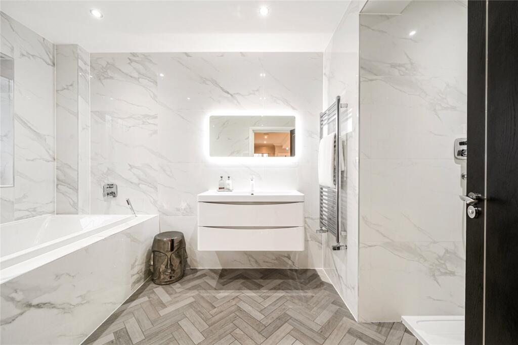 Additional image 31 of Meadow Way, Farnborough Park