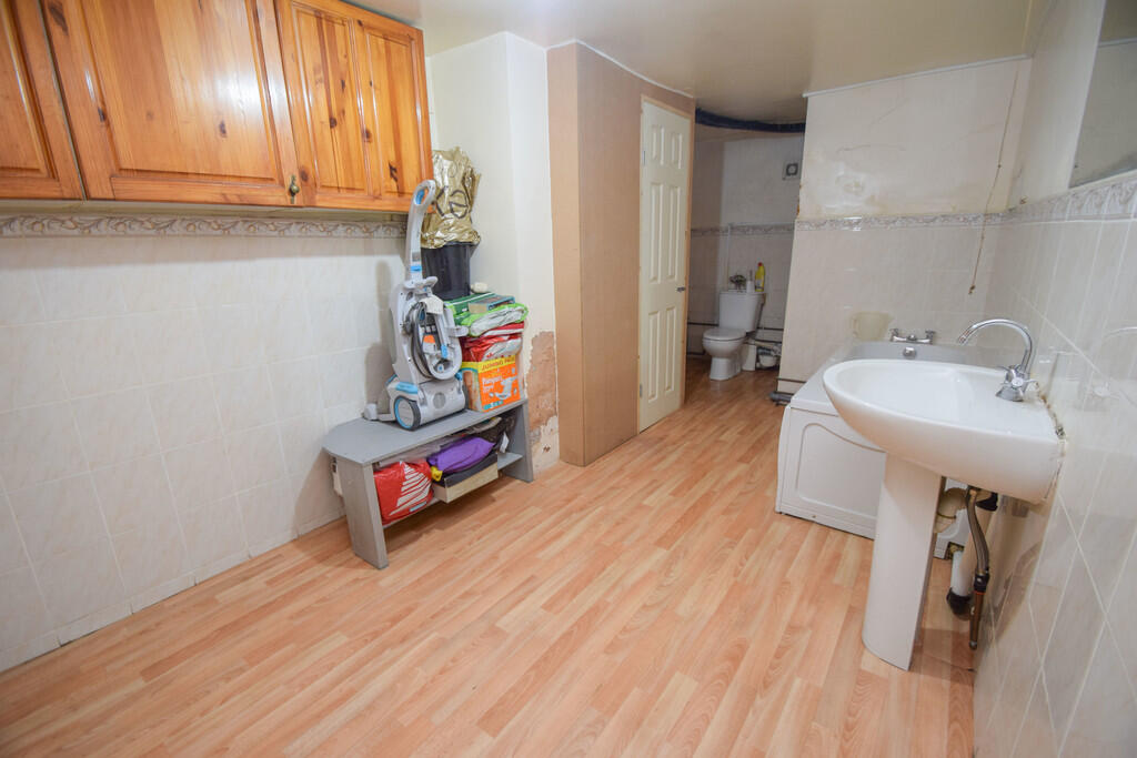 Additional image 19 of Wellington Crescent, Shipley