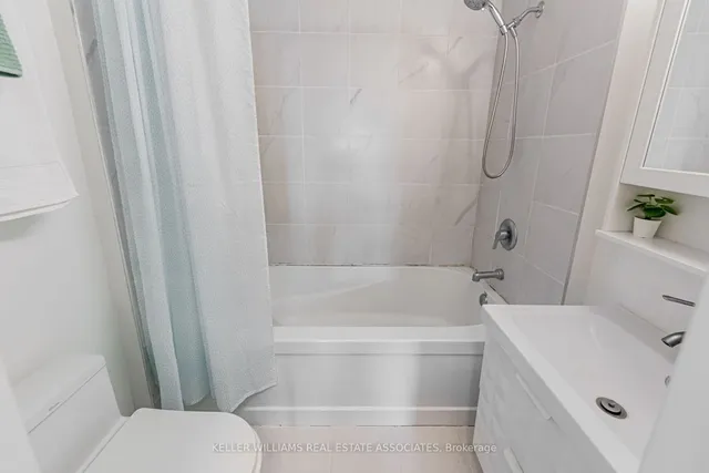 Additional image 17 of 760 Lawrence Ave Unit 15