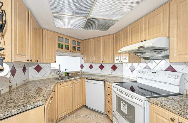 Additional image 8 of 2550 Lawrence Ave Unit 1111