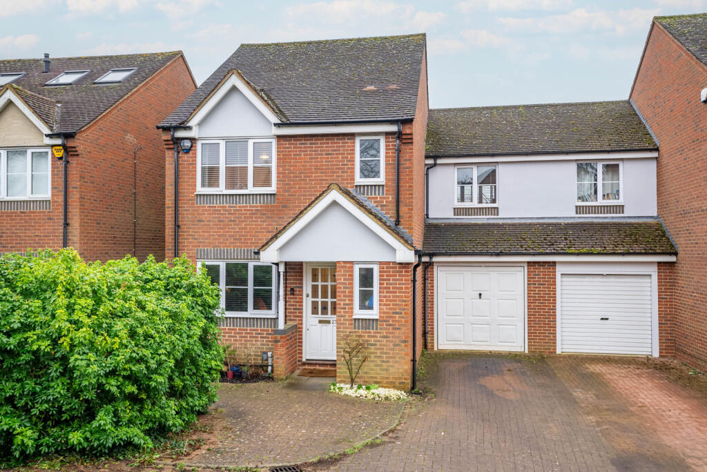 Orient Close, St. Albans, Hertfordshire, AL1