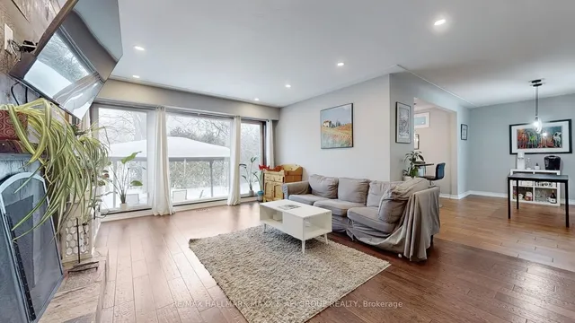 Additional image 6 of 1007 Earl Cres