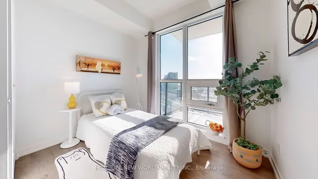 Additional image 21 of 49 East Liberty St Unit 2003