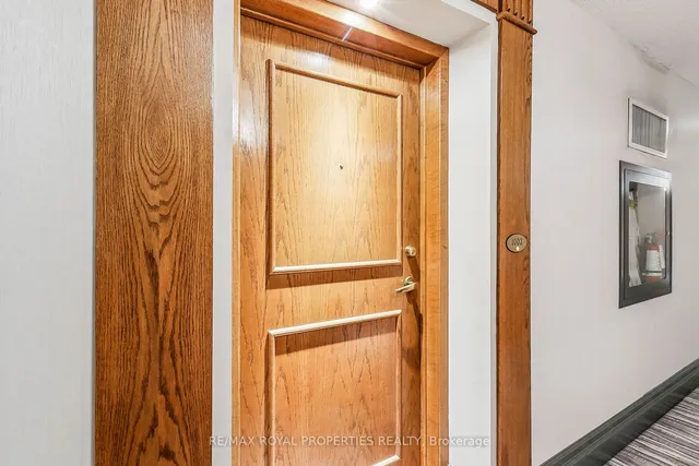 Additional image 3 of 11 Lee Centre Dr Unit 1002