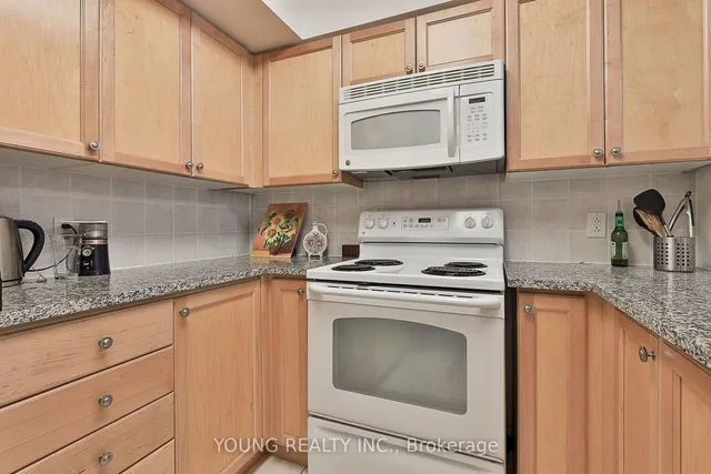 Additional image 9 of 51 Lower Simcoe St Unit 603