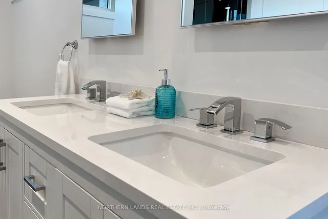 Additional image 28 of 26 LEGATO Crt