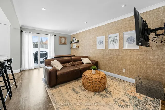 Additional image 11 of 3125 Pinemeadow Dr Unit #9