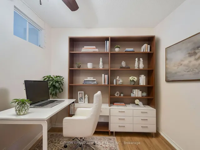 Additional image 7 of 212 St George St Unit 302