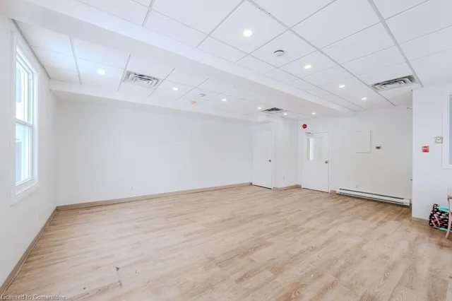 Additional image 7 of 19 Schneider Ave