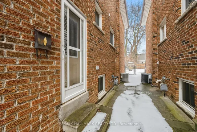 Additional image 40 of 83a Vanbrugh Ave