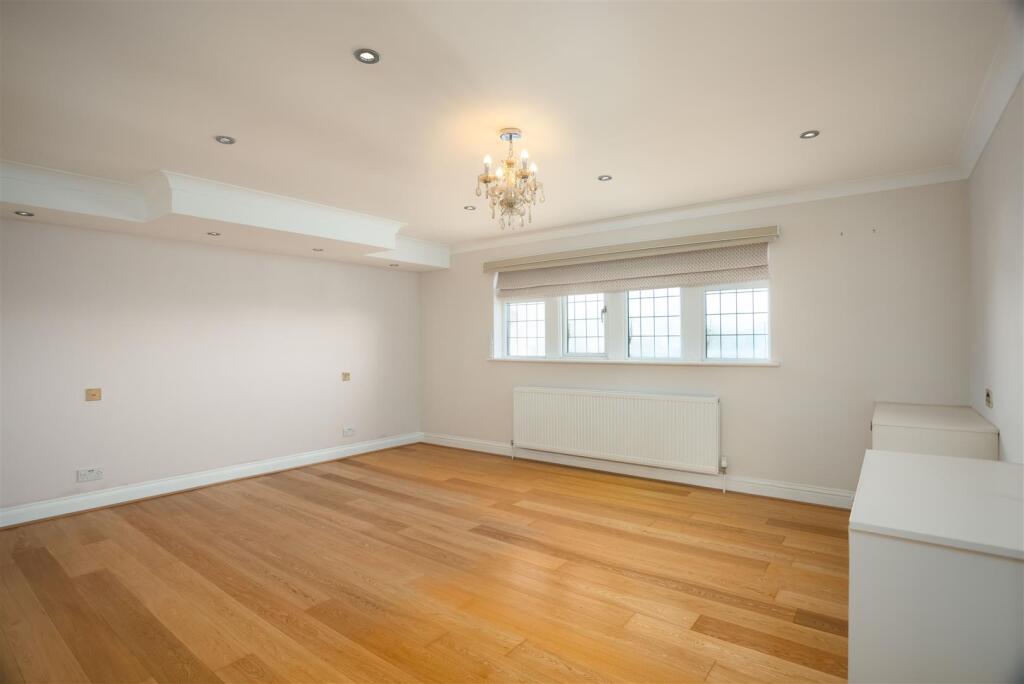 Additional image 11 of Kellymoor Walk, Idle