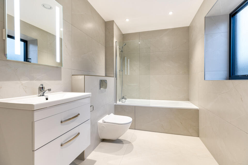 Additional image 12 of The Hill, Wheathampstead, St. Albans, Hertfordshire, AL4