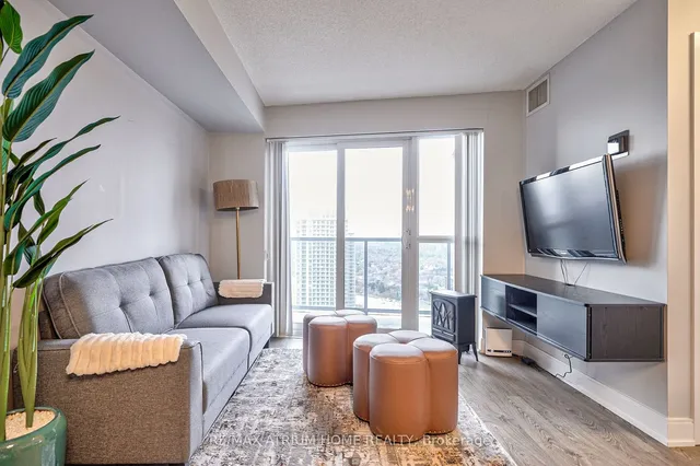 Additional image 20 of 135 Village Green Sq Unit 3422