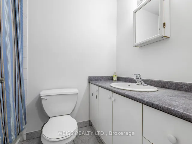 Additional image 30 of 98 Frontenac Ave