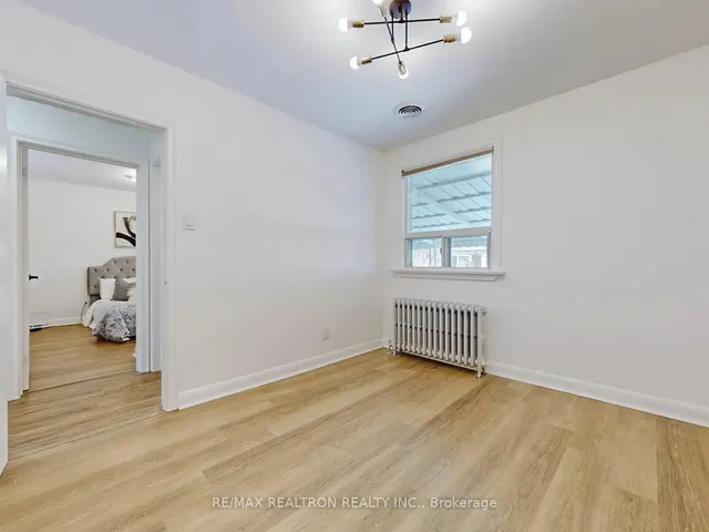 Additional image 18 of 981 Caledonia Rd