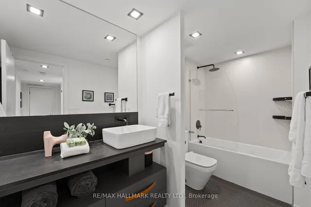 Additional image 15 of 45 Dovercourt Rd Unit 306