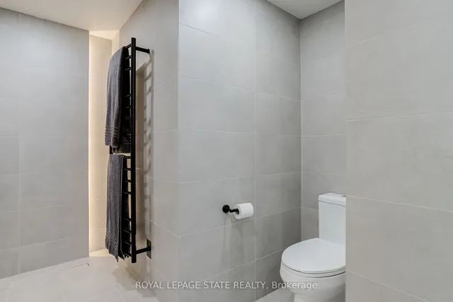 Additional image 29 of 71 Simcoe St Unit 2201